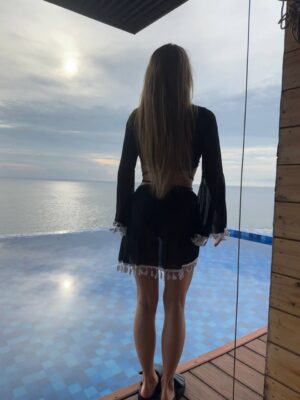 Карина Кросс