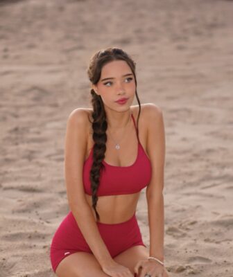 Лидия Уилсон (Lydia Violet)